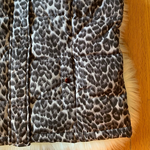 NWOT Leopard Print Puffer Vest Size XL - Picture 2 of 6